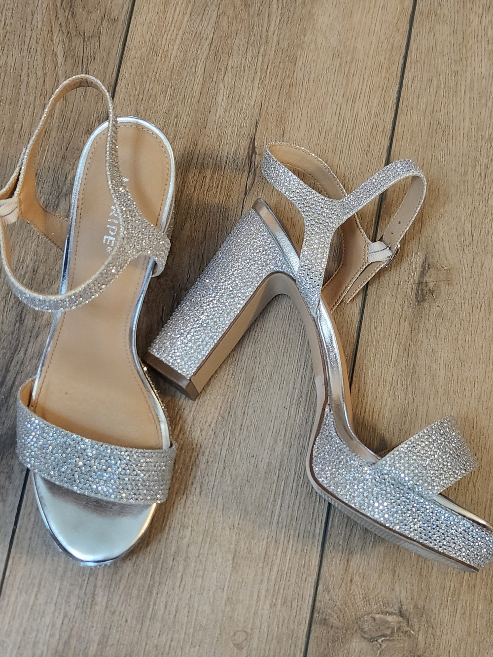 Rhinestone Block Heel Sandals - Silver